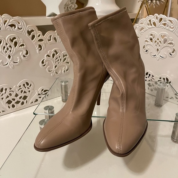 Zara soft leather boots with 4 inches pencils heels. - Picture 12 of 13